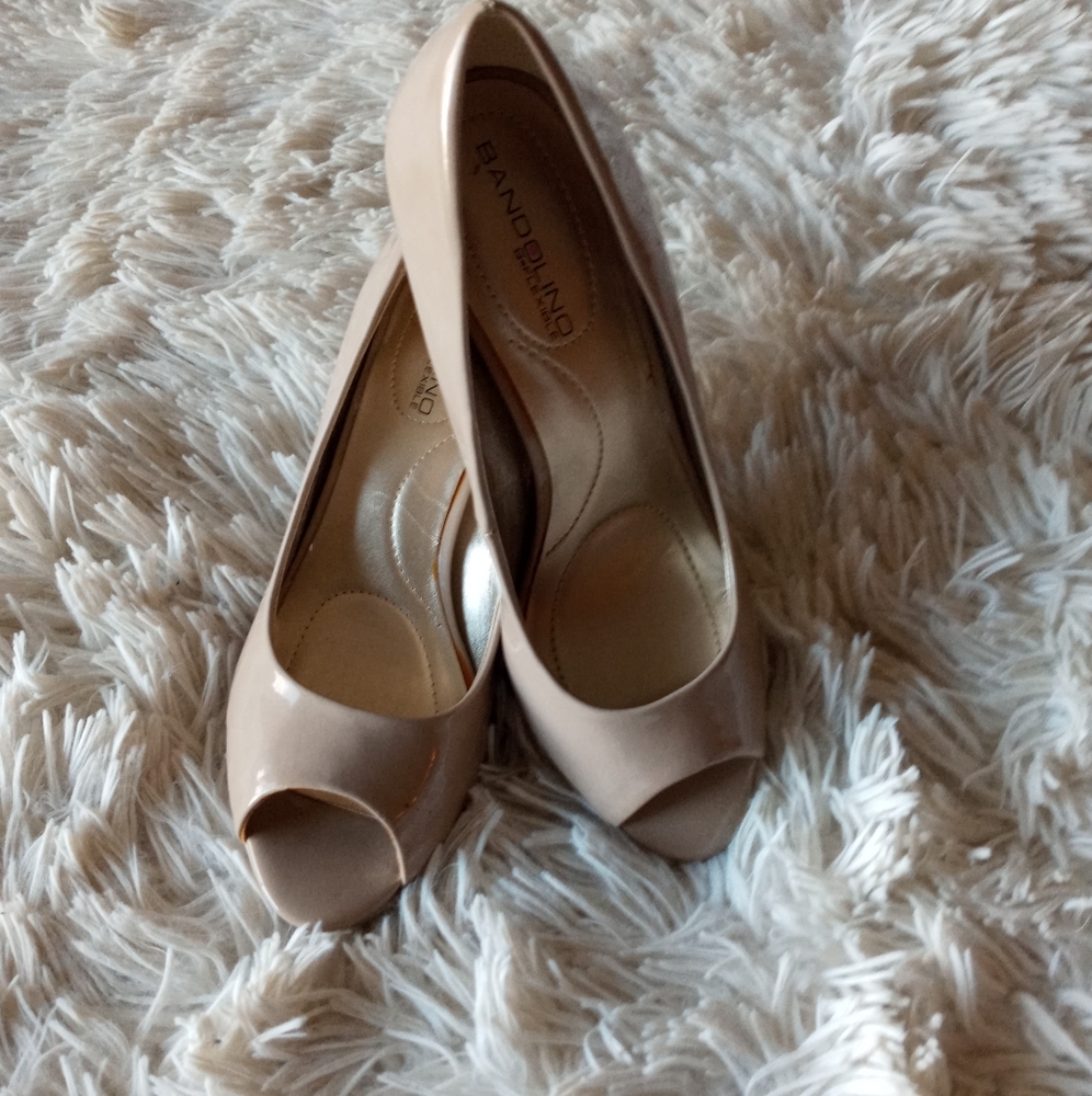 Bandolino nude heels original tag attached not worn